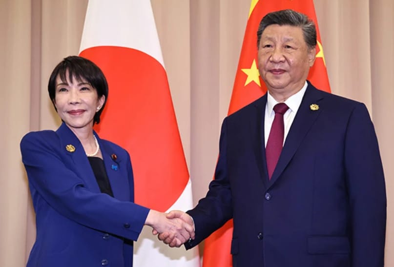 Poignée de main entre deux présidents