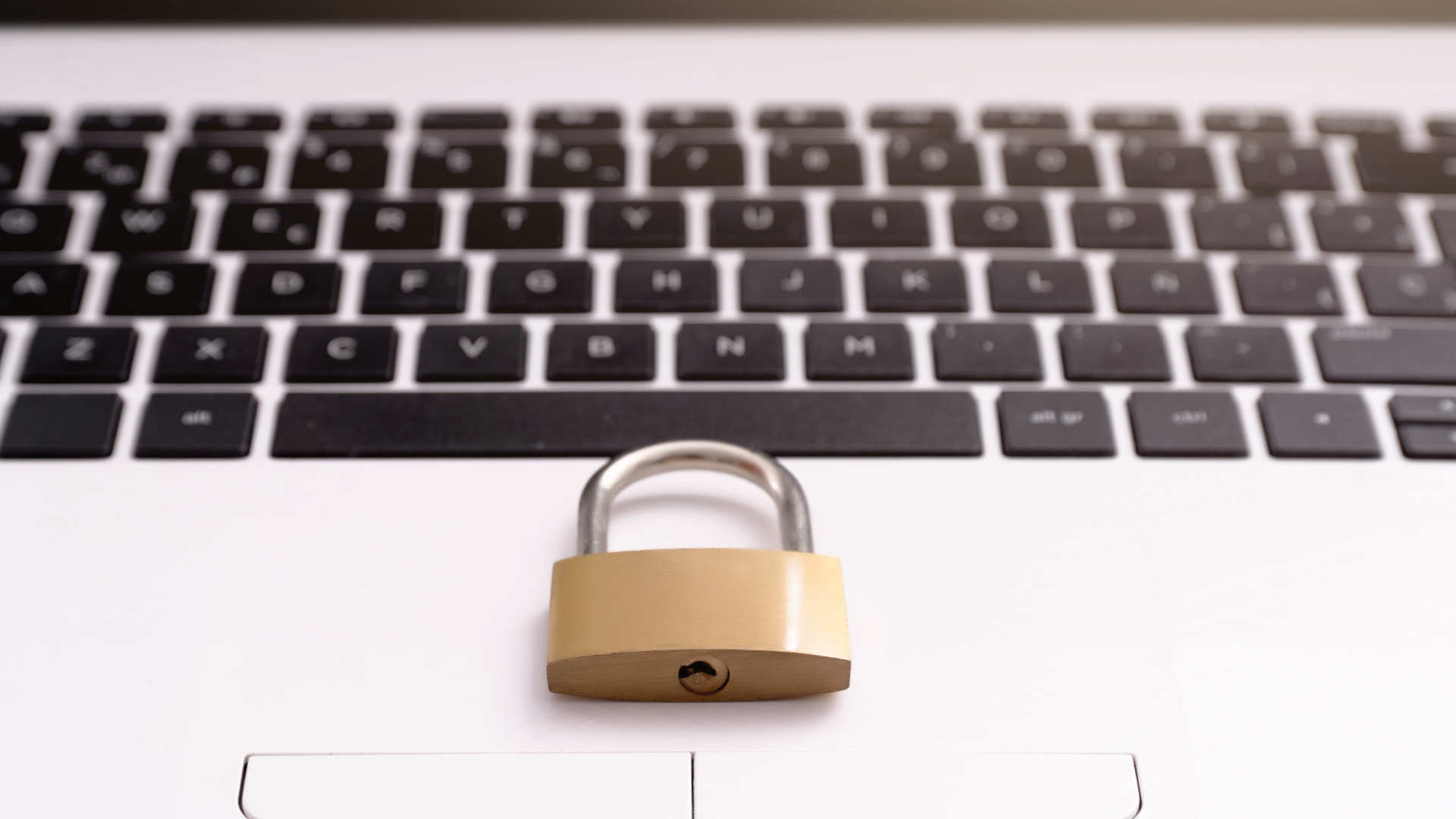 Un cadenas sur un pc portable